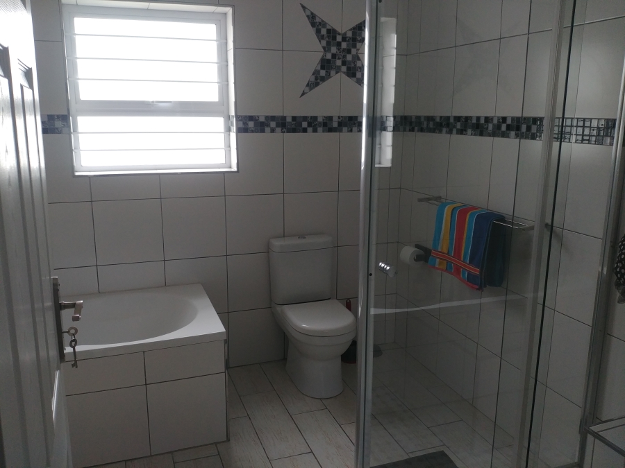 4 Bedroom Property for Sale in Hopefield Western Cape